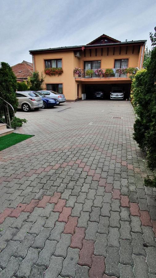 Pensiunea Select Арад Екстер'єр фото