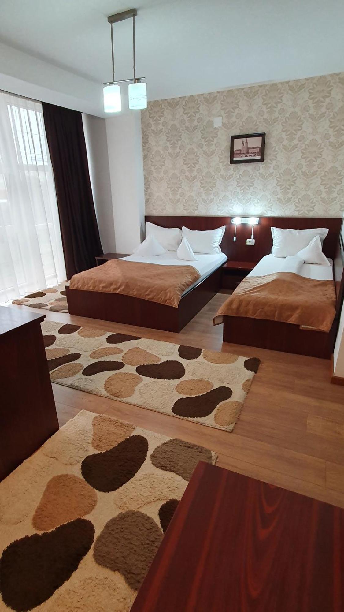 Pensiunea Select Арад Екстер'єр фото