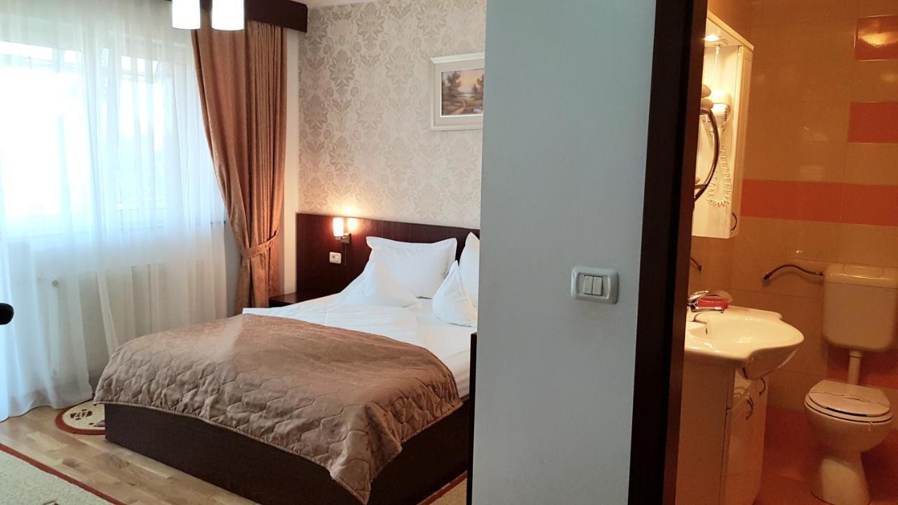 Pensiunea Select Арад Екстер'єр фото